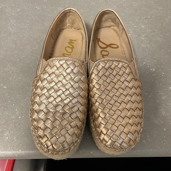 Sam Edelman Metallic Rose Slip on Leather & weave Loafers . - Picture 2 of 9